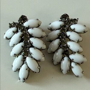 Vintage Gorgeous rhinestone White milk glass and Silver tone clip Earrings